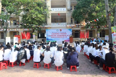 Trung tâm Dịch vụ việc làm Hà Tĩnh tổ chức hướng nghiệp cho học sinh Trung tâm GDNN - GDTX huyện Nghi Xuân