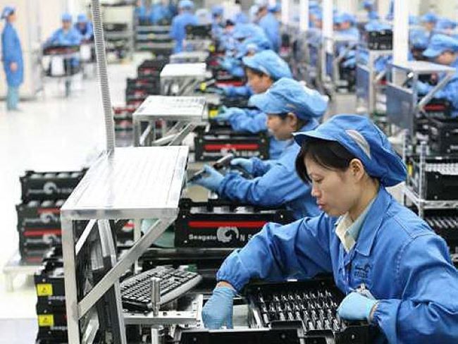Lao động chính quy người Việt Nam tại Đài Loan được nâng lương đúng dịp cuối năm