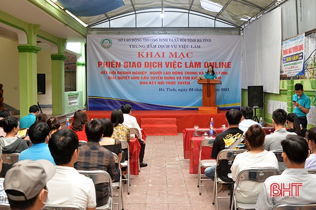 Hơn 200 lao động Hà Tĩnh tham gia phiên giao dịch việc làm online của 45 doanh nghiệp
