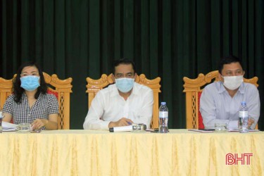 Hà Tĩnh tạm dừng một số hoạt động, dịch vụ không thiết yếu để phòng, chống dịch Covid-19