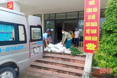 Doanh nghiệp vận tải hành khách Hà Tĩnh tích cực hỗ trợ phòng chống dịch Covid-19