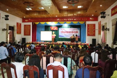 Toàn cảnh phiên Sàn việc làm lưu động tại Đức Lĩnh - Vũ Quang