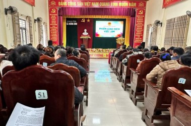 Phiên giao dịch việc làm mở ra nhiều cơ hội việc làm cho người lao động xã Hương...