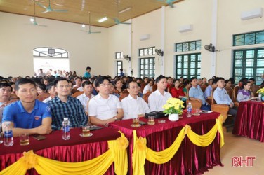 Hơn 330 lao động tham gia phiên giao dịch việc làm ở Hương Sơn