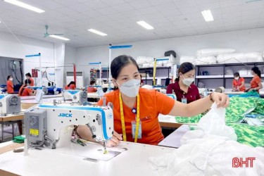 Hơn 3.600 việc làm lĩnh vực may mặc tại Hà Tĩnh chờ lao động