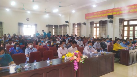 Gần 500 lao động động Hương Sơn tham gia các Phiên Sàn lưu động của Trung tâm Dịch vụ việc làm Hà Tĩnh