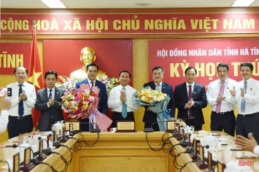 Giới thiệu chức danh, chữ ký Chủ tịch UBND tỉnh Hà Tĩnh Võ Trọng Hải