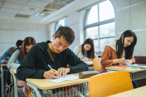 Ảnh tạo hy vọng Lê Minh