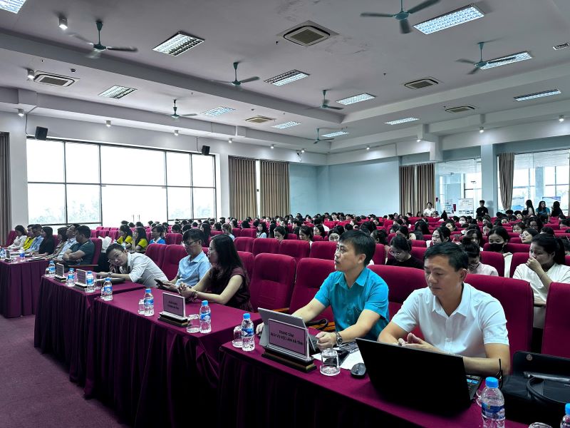 Đại biểu tham dự