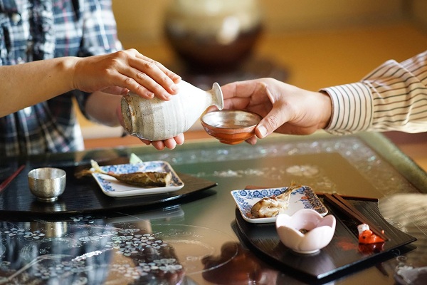 cach uong ruou sake(1)